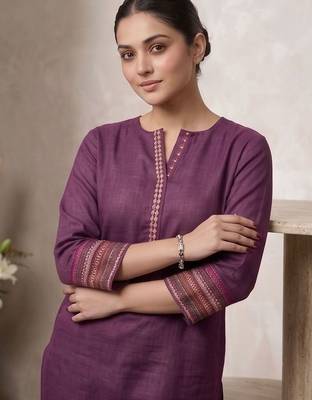 Women Ethnic Motifs Embroidered Regular Thread Work Kurta with Trousers 2