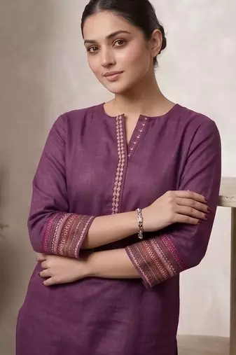 Women Ethnic Motifs Embroidered Regular Thread Work Kurta with Trousers