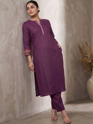 Women Ethnic Motifs Embroidered Regular Thread Work Kurta with Trousers 3