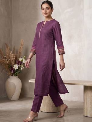 Women Ethnic Motifs Embroidered Regular Thread Work Kurta with Trousers 4