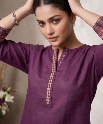 Women Ethnic Motifs Embroidered Regular Thread Work Kurta with Trousers 6