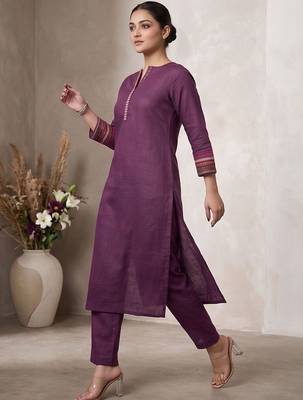 Women Ethnic Motifs Embroidered Regular Thread Work Kurta with Trousers 7