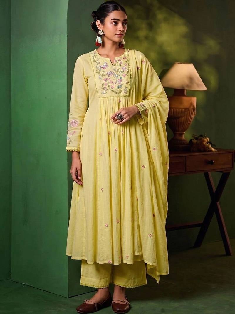 Women Floral Embroidered Empire Thread Work Kurta with Palazzos & With Dupatta