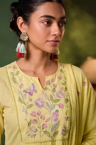 Women Floral Embroidered Empire Thread Work Kurta with Palazzos & With Dupatta