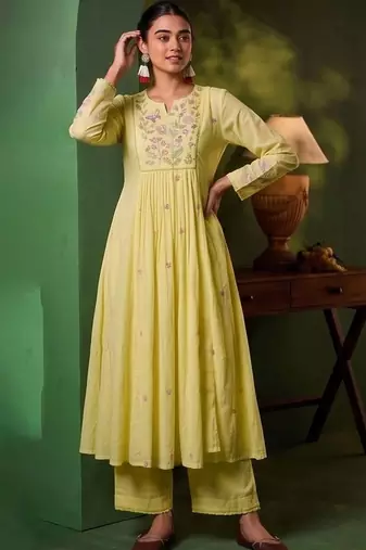Women Floral Embroidered Empire Thread Work Kurta with Palazzos & With Dupatta