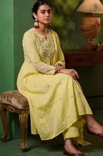 Women Floral Embroidered Empire Thread Work Kurta with Palazzos & With Dupatta