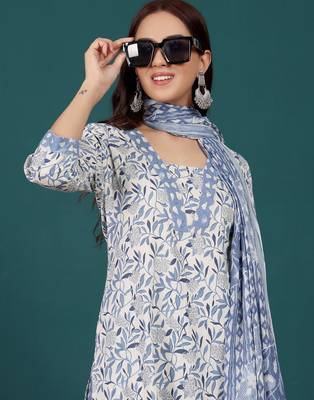 Floral Printed V-Neck Pure Cotton Straight Kurta With Trousers & Dupatta 2