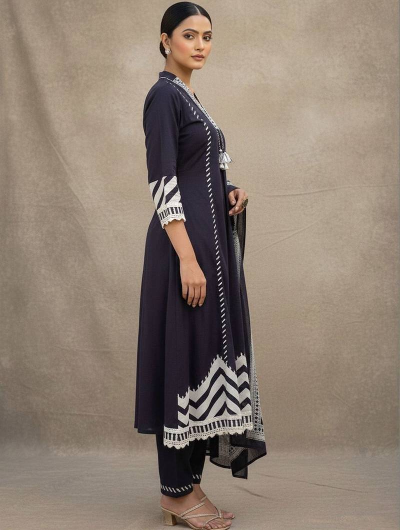 Women Printed Regular Thread Work Kurta with Trousers & With Dupatta