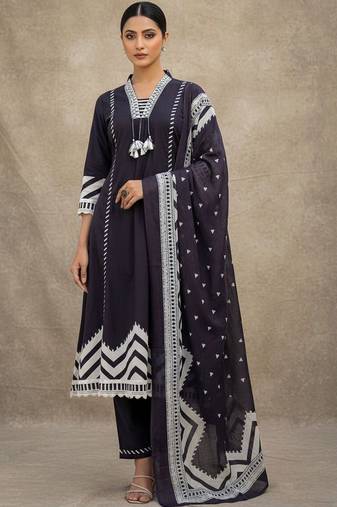 Women Printed Regular Thread Work Kurta with Trousers & With Dupatta
