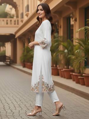 Floral Embroidered Pure Cotton Flared Sleeves V-Neck Straight Kurta With Trousers 3