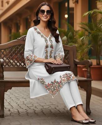 Floral Embroidered Pure Cotton Flared Sleeves V-Neck Straight Kurta With Trousers 7