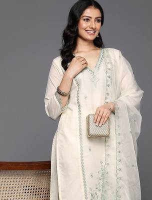 Floral Embroidered Thread Work Pure Cotton Kurta With Trousers & Dupatta 2