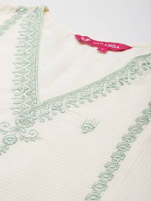 Floral Embroidered Thread Work Pure Cotton Kurta With Trousers & Dupatta 3
