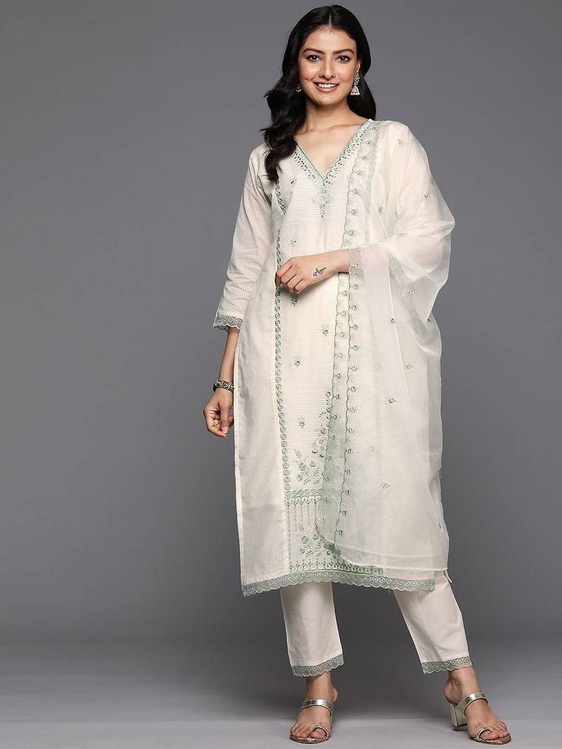 Floral Embroidered Thread Work Pure Cotton Kurta With Trousers & Dupatta