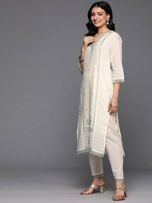 Floral Embroidered Thread Work Pure Cotton Kurta With Trousers & Dupatta 6