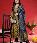 Women Floral Printed A-Line Kurta with Trouser & Dupatta