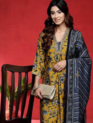 Women Floral Printed A-Line Kurta with Trouser & Dupatta 2