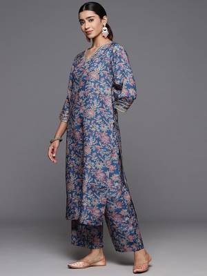 Women Paisley Printed Woolen Kurta Paired with Trousers & Printed Dupatta 4
