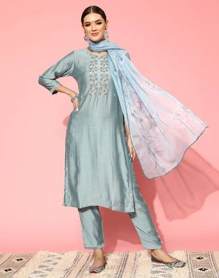 Floral Embroidered Regular Beads & Stones Kurta with Trousers & Dupatta 1