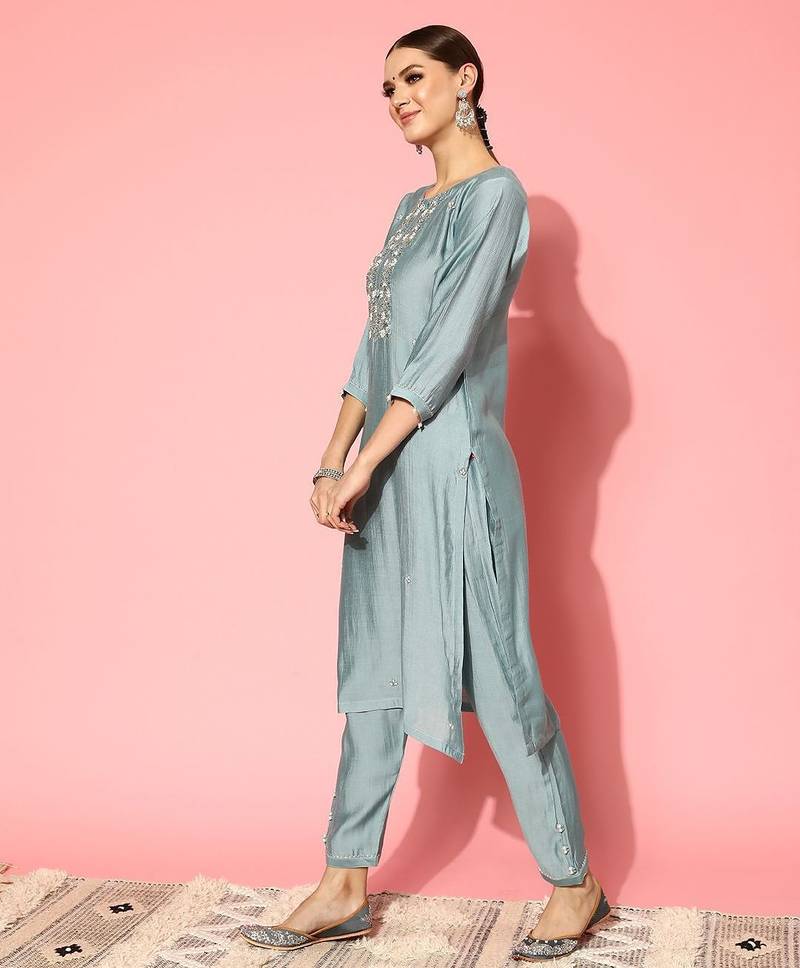 Floral Embroidered Regular Beads & Stones Kurta with Trousers & Dupatta
