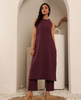Women Regular Silk Crepe Kurta with Trousers 4