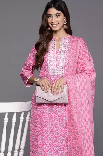 Women Floral Printed Thread Work Pure Cotton Kurta with Trousers & With Dupatta