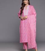 Women Floral Printed Thread Work Pure Cotton Kurta with Trousers & With Dupatta