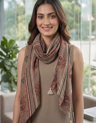 Women Regular Kurta with Trousers & With Dupatta 2