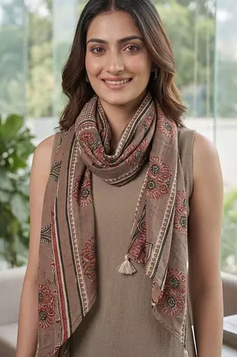 Women Regular Kurta with Trousers & With Dupatta