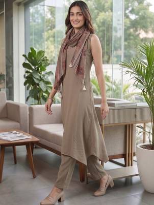 Women Regular Kurta with Trousers & With Dupatta 3