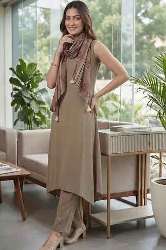 Women Regular Kurta with Trousers & With Dupatta