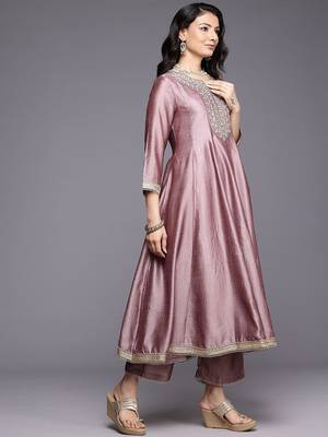 Ethnic Motifs Embroidered Zari Pleated Kurta With Trousers & Dupatta 6