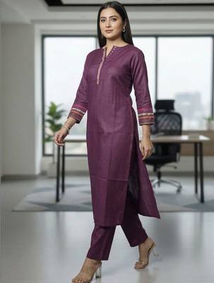 Women Embroidered Regular Thread Work Kurta with Trousers 3
