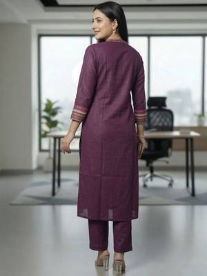 Women Embroidered Regular Thread Work Kurta with Trousers 5
