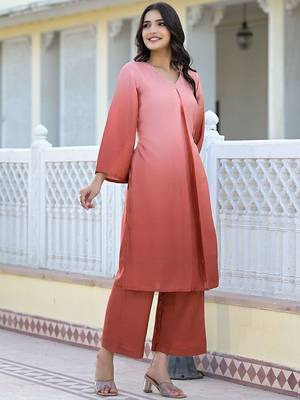 Ombre Dyed V-Neck Straight Kurta With Trousers 3