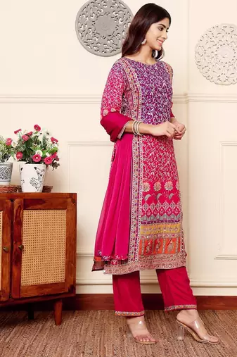 Women Floral Embroidered Regular Gotta Patti Kurta with Trousers & Dupatta