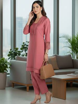 Women Embroidered Regular Thread Work Kurta with Trousers 4