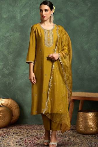 Women Ethnic Motifs Printed Kurta with Trouser & Dupatta