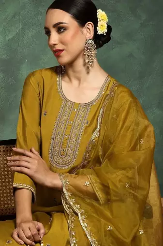 Women Ethnic Motifs Printed Kurta with Trouser & Dupatta
