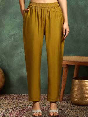 Women Ethnic Motifs Printed Kurta with Trouser & Dupatta 6