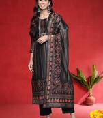Printed Chanderi Silk Round Neck Straight Kurta With Trousers & Dupatta