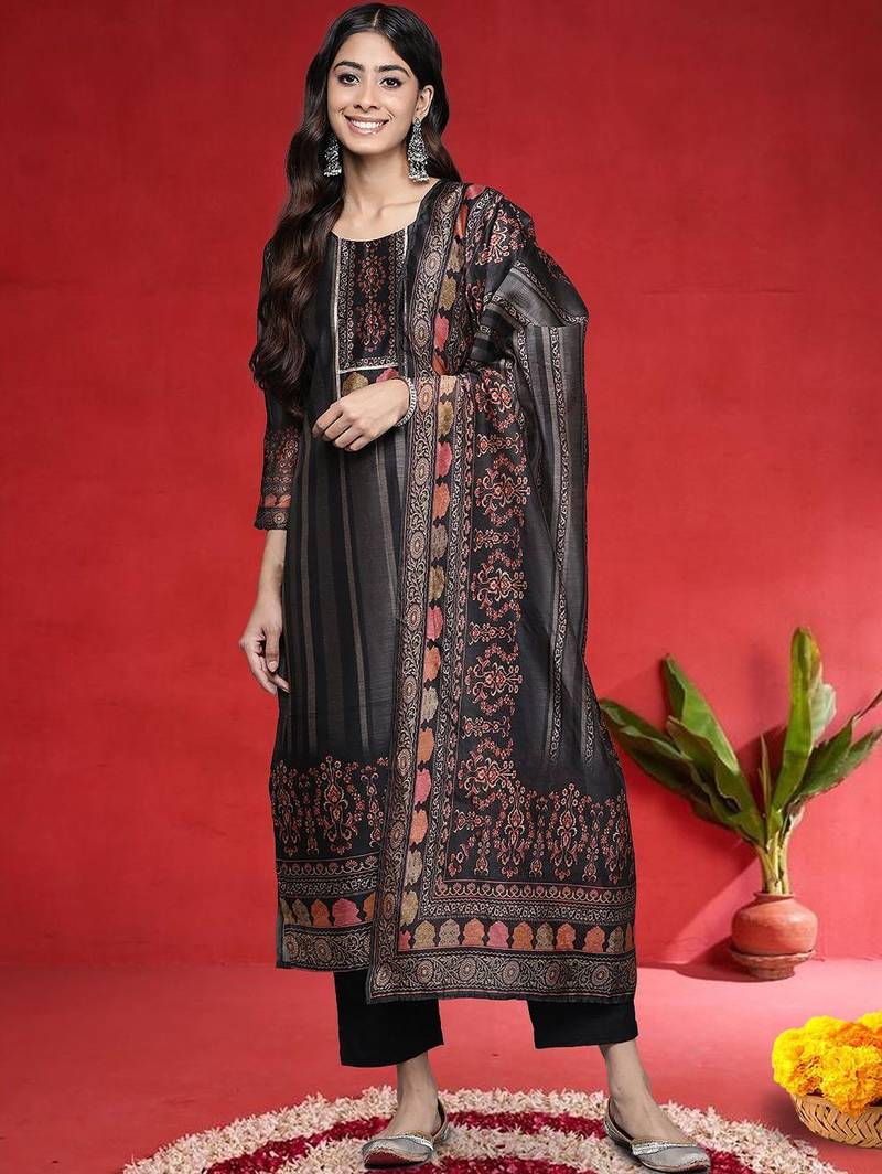 Printed Chanderi Silk Round Neck Straight Kurta With Trousers & Dupatta
