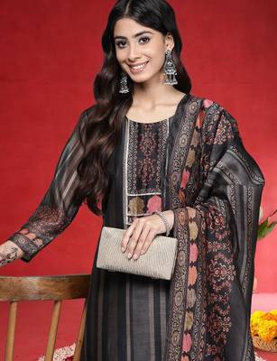 Printed Chanderi Silk Round Neck Straight Kurta With Trousers & Dupatta 2