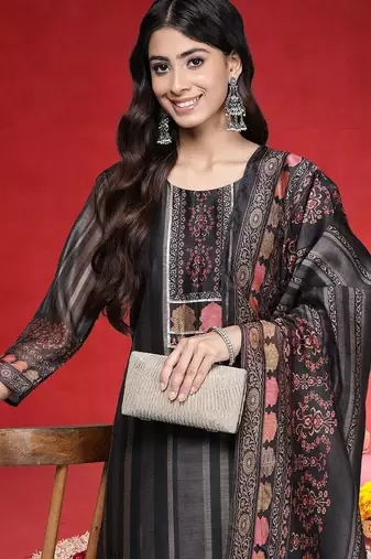 Printed Chanderi Silk Round Neck Straight Kurta With Trousers & Dupatta