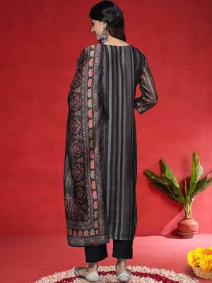 Printed Chanderi Silk Round Neck Straight Kurta With Trousers & Dupatta 5