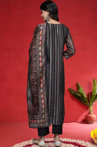 Printed Chanderi Silk Round Neck Straight Kurta With Trousers & Dupatta