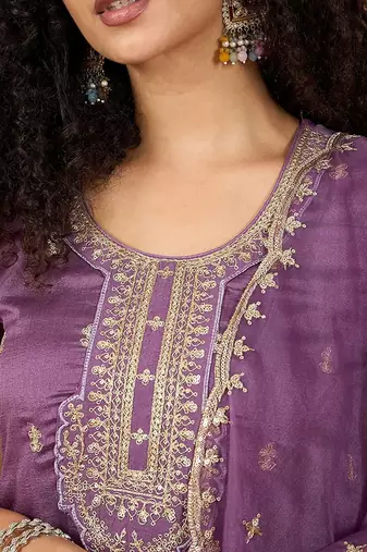 Women Ethnic Motifs Embroidered Kurta with Trouser & Dupatta