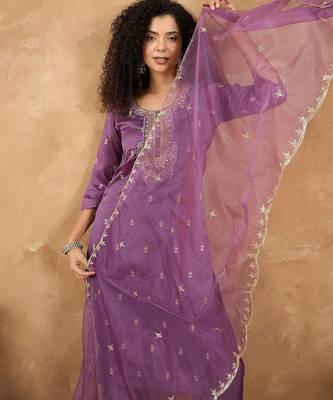 Women Ethnic Motifs Embroidered Kurta with Trouser & Dupatta 7