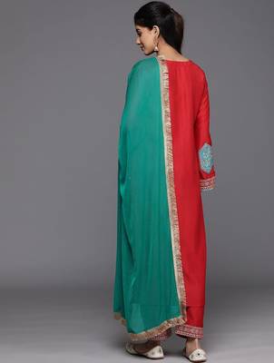Floral Yoke Design Sequinned Kurta With Trousers & Dupatta 6