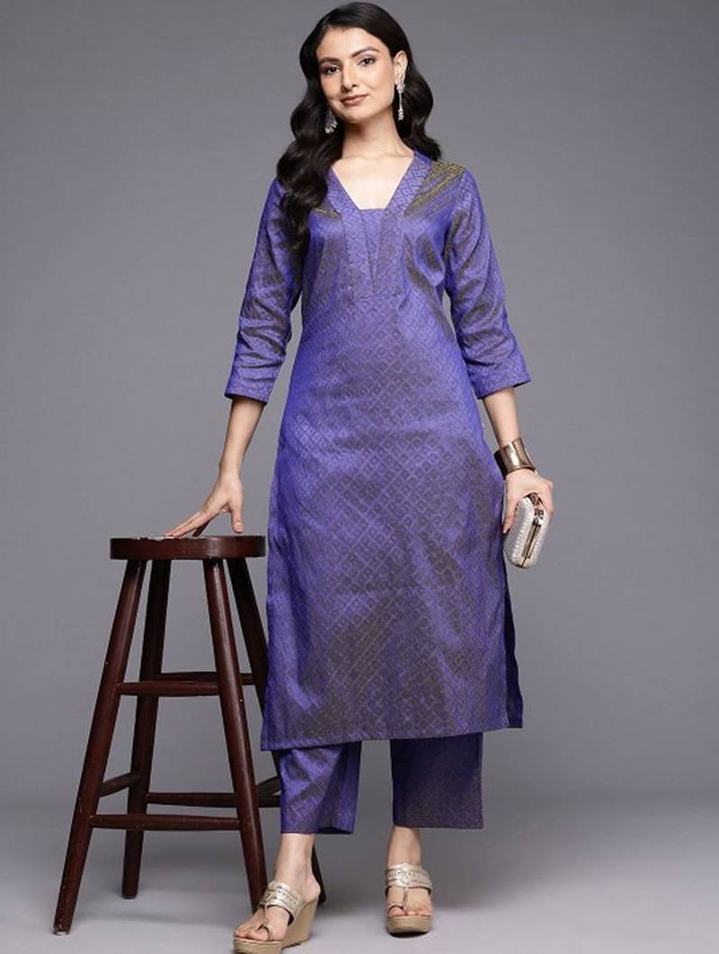 Women Regular Kurta with Trousers